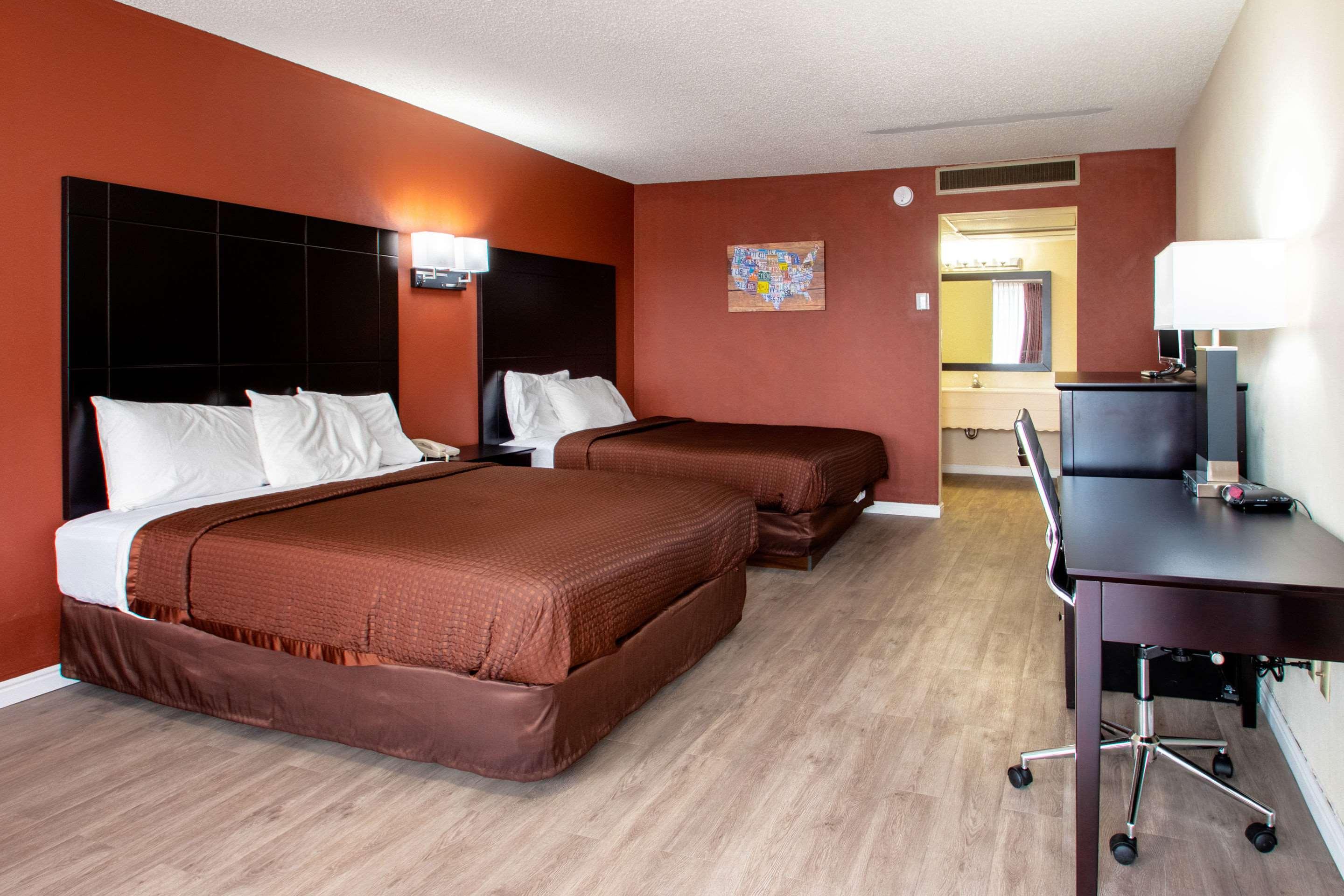 Econo Lodge Elko Downtown Area Экстерьер фото