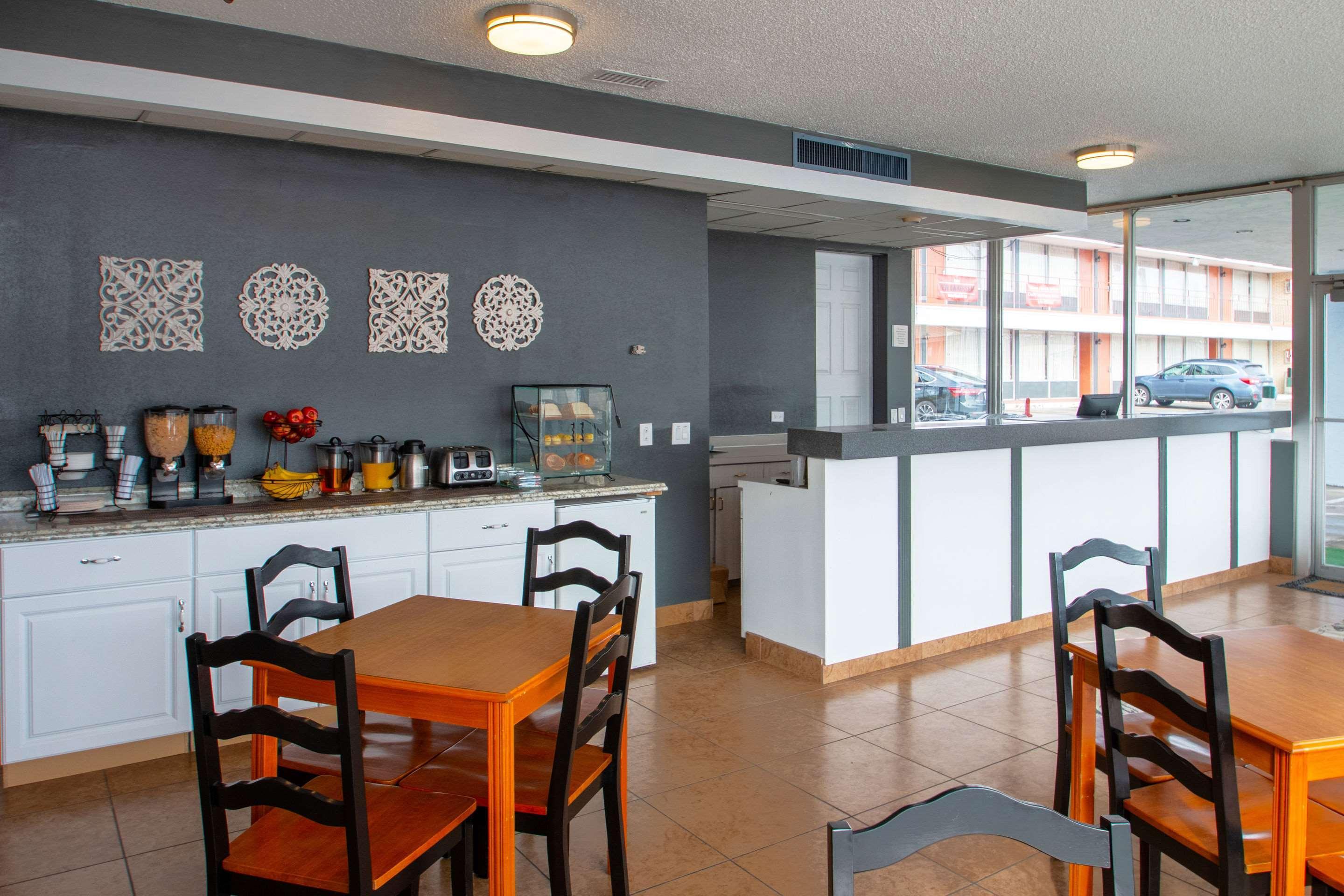 Econo Lodge Elko Downtown Area Экстерьер фото