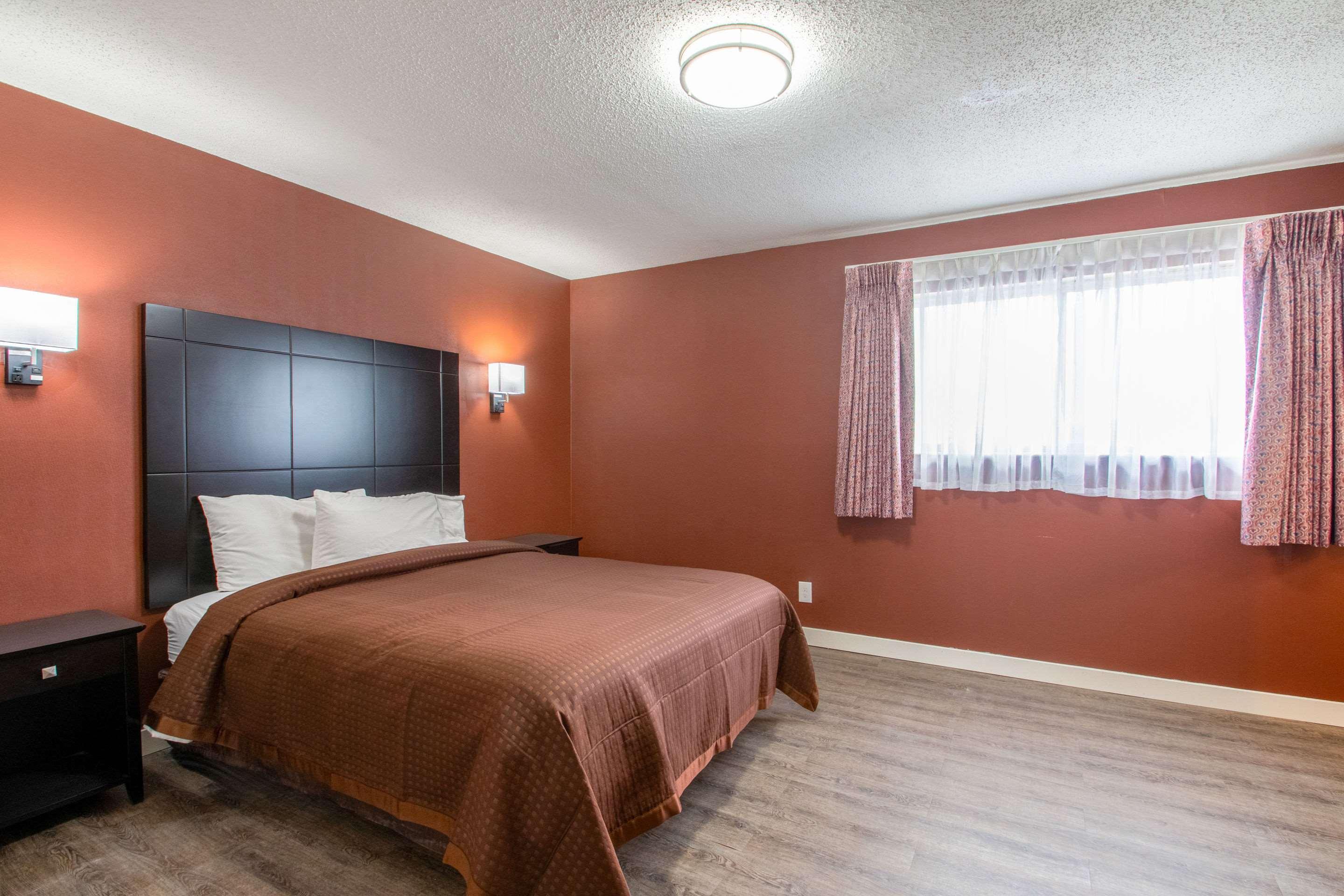 Econo Lodge Elko Downtown Area Экстерьер фото