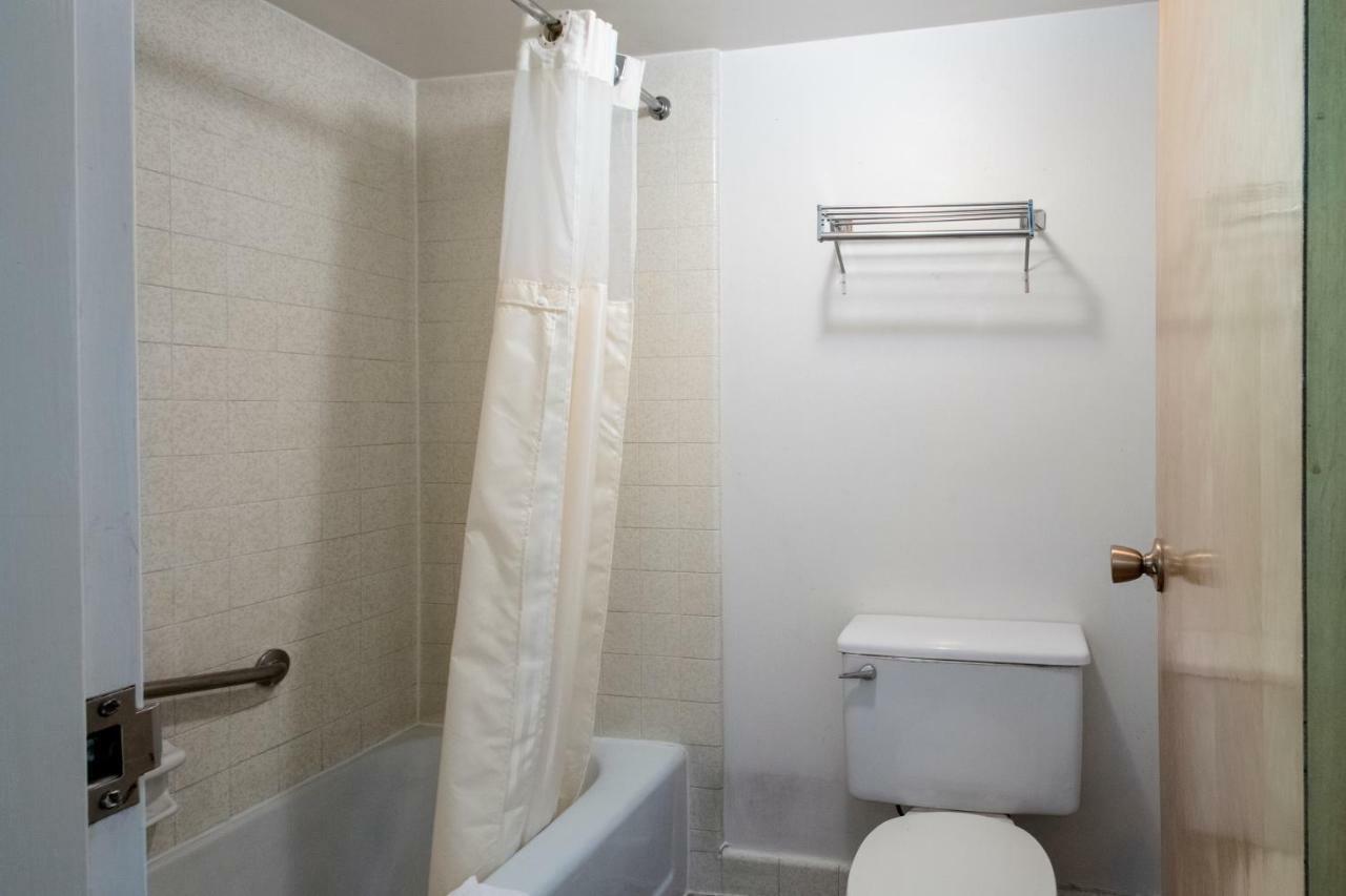 Econo Lodge Elko Downtown Area Экстерьер фото
