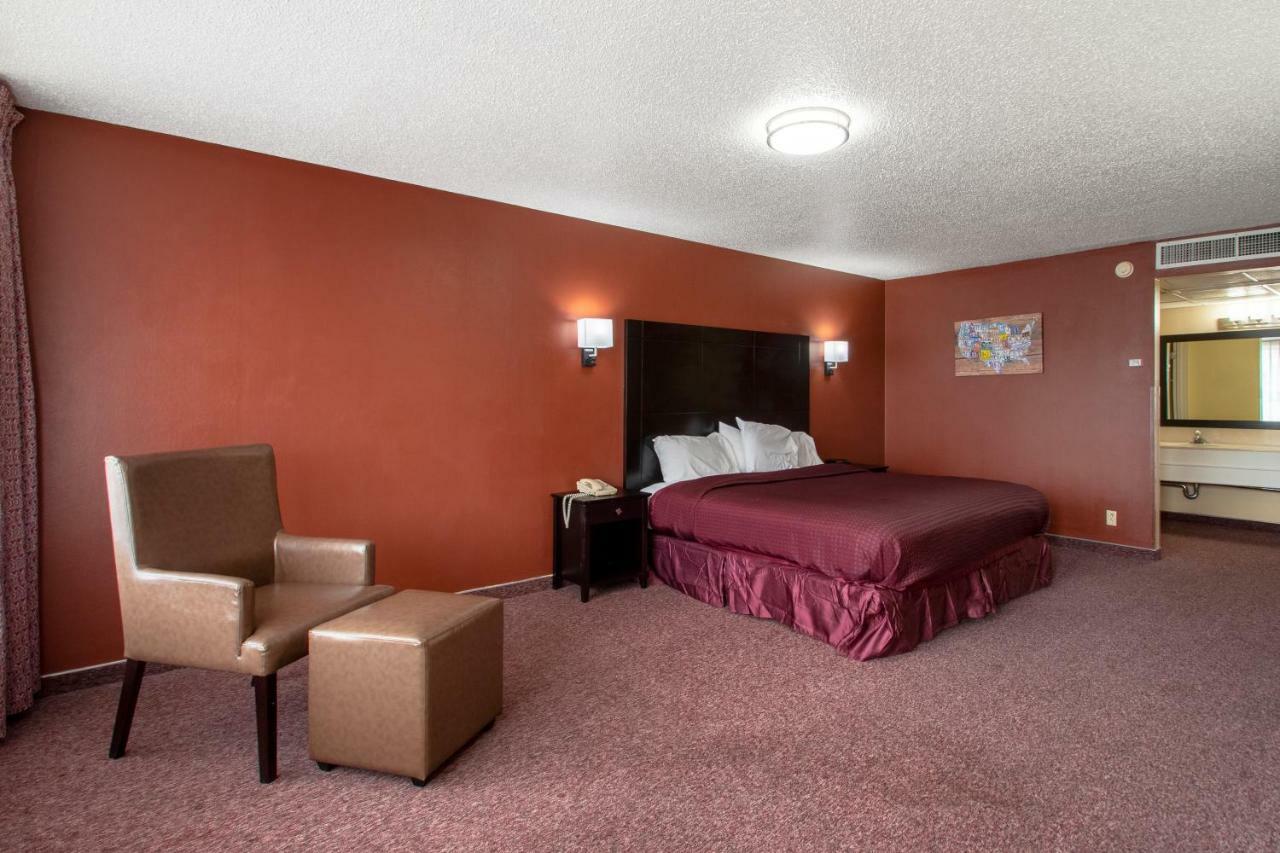 Econo Lodge Elko Downtown Area Экстерьер фото